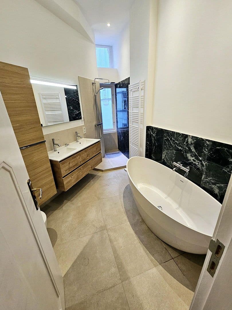 Pronájem kanceláře 230 m², Brandenburgische Straße 16, Berlin, Berlín Pronájem kanceláře 230 m², Brandenburgische Straße 16, Berlin, Berlín