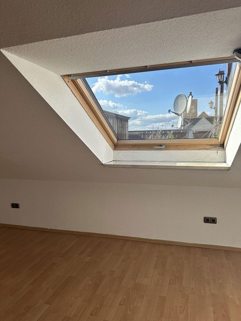 Pronájem bytu 4+1 151 m², Westliche Stadtmauerstraße 64, Erlangen, Bavorsko Pronájem bytu 4+1 151 m², Westliche Stadtmauerstraße 64, Erlangen, Bavorsko