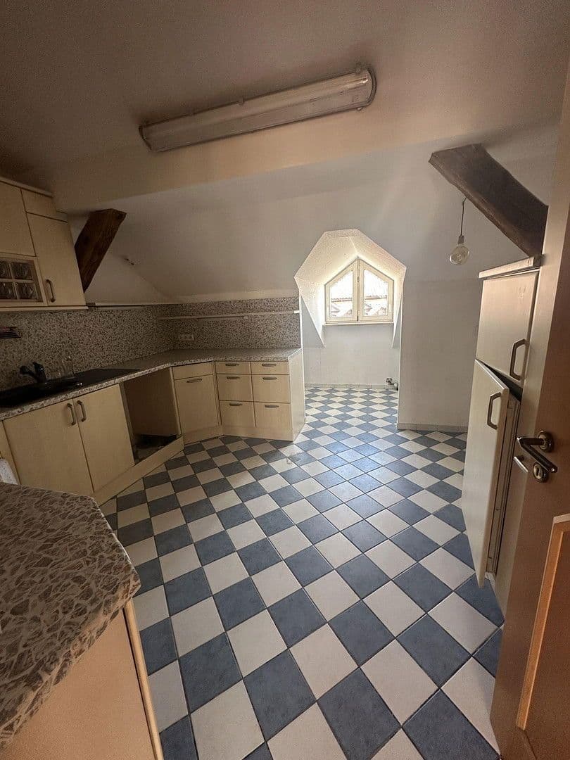 Pronájem bytu 4+1 151 m², Westliche Stadtmauerstraße 64, Erlangen, Bavorsko Pronájem bytu 4+1 151 m², Westliche Stadtmauerstraße 64, Erlangen, Bavorsko