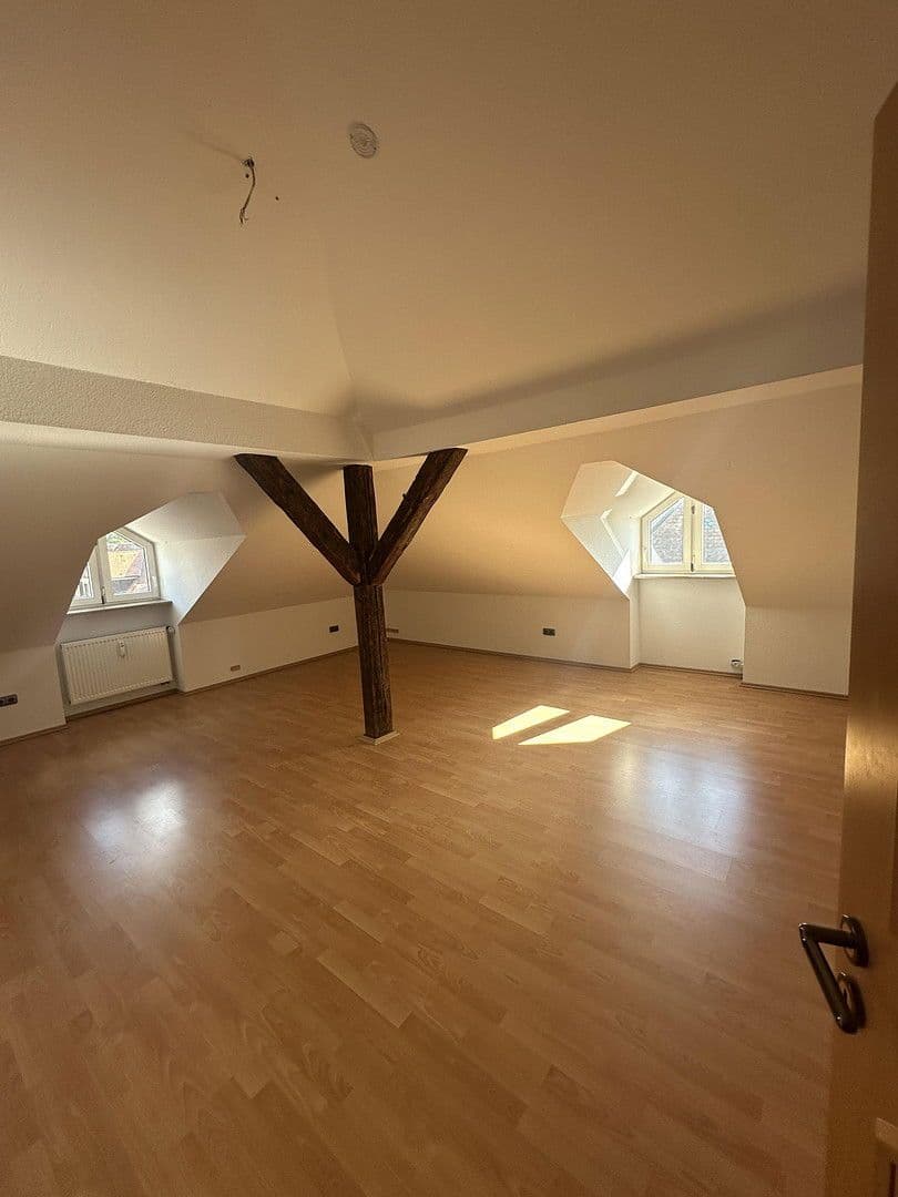 Pronájem bytu 4+1 151 m², Westliche Stadtmauerstraße 64, Erlangen, Bavorsko Pronájem bytu 4+1 151 m², Westliche Stadtmauerstraße 64, Erlangen, Bavorsko