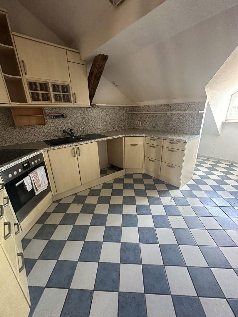 Pronájem bytu 4+1 151 m², Westliche Stadtmauerstraße 64, Erlangen, Bavorsko Pronájem bytu 4+1 151 m², Westliche Stadtmauerstraße 64, Erlangen, Bavorsko