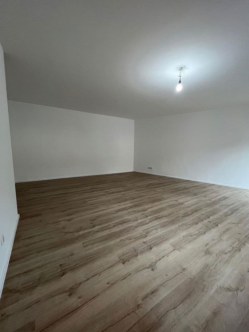 Pronájem bytu 3+1 83 m², Göttingerstraße 40, Pattensen, Dolní Sasko Pronájem bytu 3+1 83 m², Göttingerstraße 40, Pattensen, Dolní Sasko