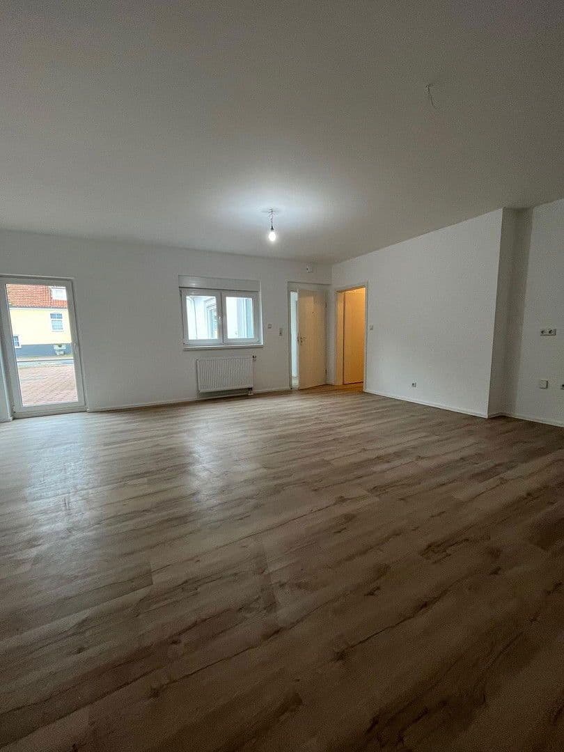 Pronájem bytu 3+1 83 m², Göttingerstraße 40, Pattensen, Dolní Sasko Pronájem bytu 3+1 83 m², Göttingerstraße 40, Pattensen, Dolní Sasko