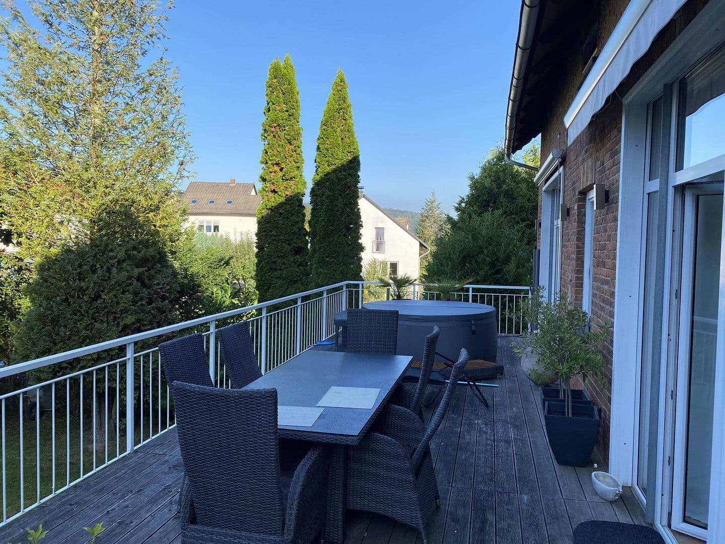 Prodej domu 162 m², pozemek 916 m², Hann. Münden, Dolní Sasko Prodej domu 162 m², pozemek 916 m², Hann. Münden, Dolní Sasko