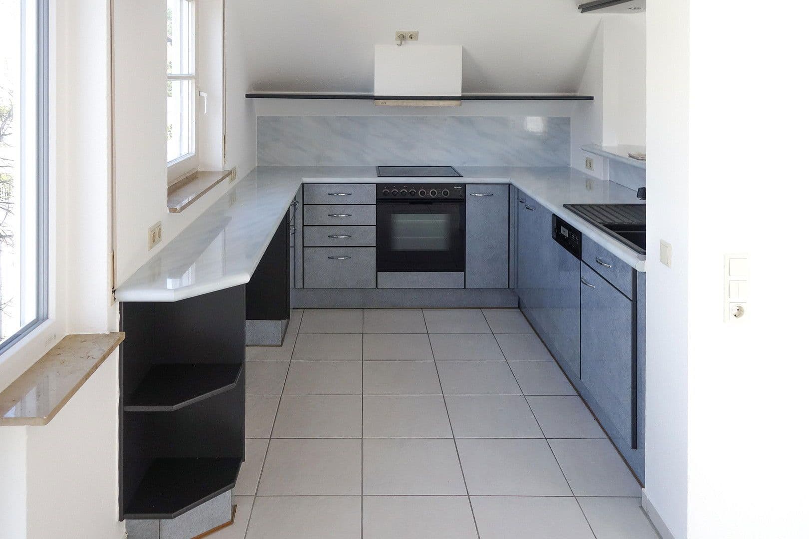 Pronájem bytu 3+1 116 m², Esslingen am Neckar, Bádensko-Württembersko Pronájem bytu 3+1 116 m², Esslingen am Neckar, Bádensko-Württembersko