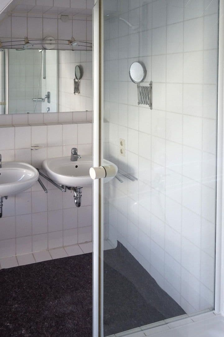 Pronájem bytu 3+1 116 m², Esslingen am Neckar, Bádensko-Württembersko Pronájem bytu 3+1 116 m², Esslingen am Neckar, Bádensko-Württembersko