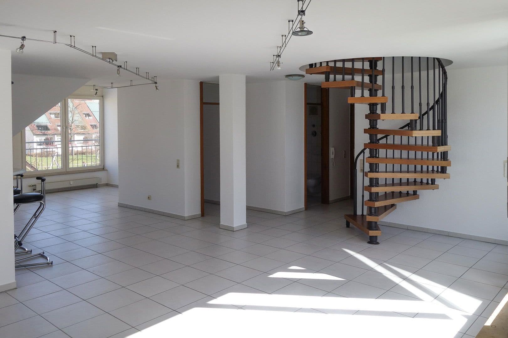 Pronájem bytu 3+1 116 m², Esslingen am Neckar, Bádensko-Württembersko Pronájem bytu 3+1 116 m², Esslingen am Neckar, Bádensko-Württembersko