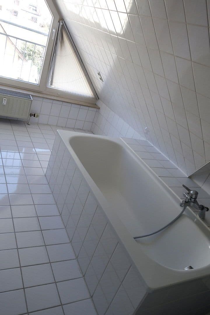 Pronájem bytu 3+1 116 m², Esslingen am Neckar, Bádensko-Württembersko Pronájem bytu 3+1 116 m², Esslingen am Neckar, Bádensko-Württembersko