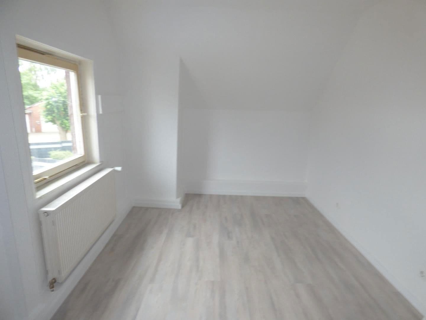 Prodej domu 80 m², pozemek 122 m², Magdeburger Str. 10, Remlingen-Semmenstedt, Dolní Sasko Prodej domu 80 m², pozemek 122 m², Magdeburger Str. 10, Remlingen-Semmenstedt, Dolní Sasko