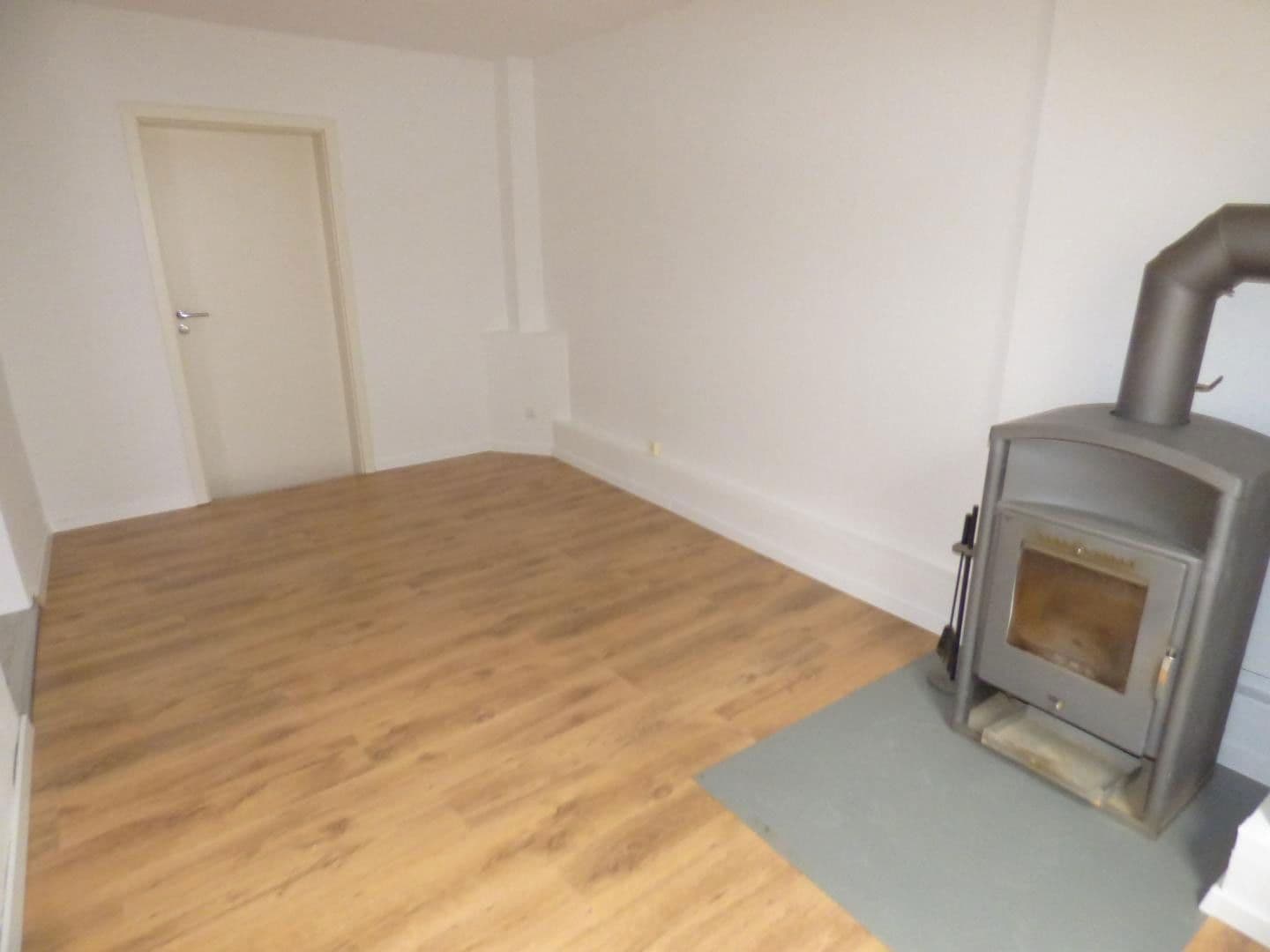 Prodej domu 80 m², pozemek 122 m², Magdeburger Str. 10, Remlingen-Semmenstedt, Dolní Sasko Prodej domu 80 m², pozemek 122 m², Magdeburger Str. 10, Remlingen-Semmenstedt, Dolní Sasko