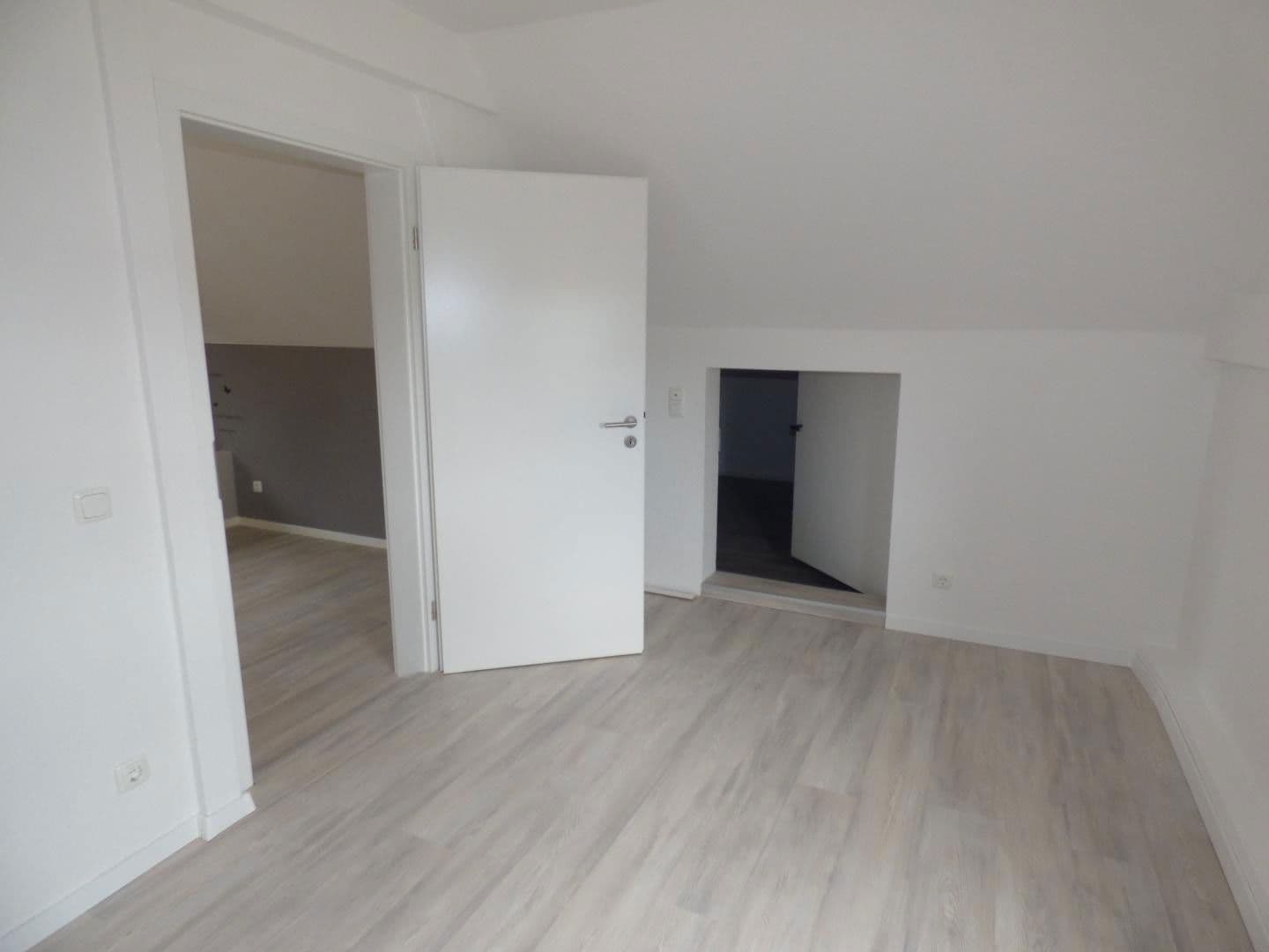 Prodej domu 80 m², pozemek 122 m², Magdeburger Str. 10, Remlingen-Semmenstedt, Dolní Sasko Prodej domu 80 m², pozemek 122 m², Magdeburger Str. 10, Remlingen-Semmenstedt, Dolní Sasko