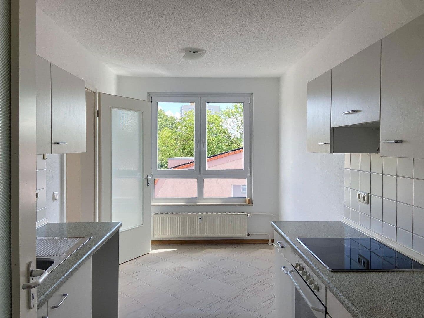 Prodej bytu 2+1 77 m², Einbecker Strasse 64A, Berlin - Lichtenberg, Berlín Prodej bytu 2+1 77 m², Einbecker Strasse 64A, Berlin - Lichtenberg, Berlín