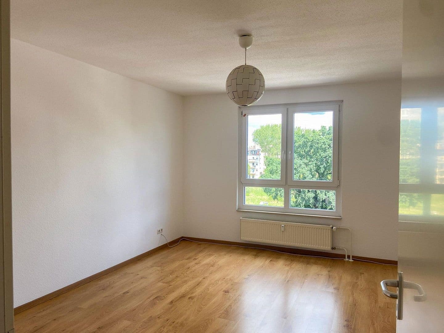Prodej bytu 2+1 77 m², Einbecker Strasse 64A, Berlin - Lichtenberg, Berlín Prodej bytu 2+1 77 m², Einbecker Strasse 64A, Berlin - Lichtenberg, Berlín
