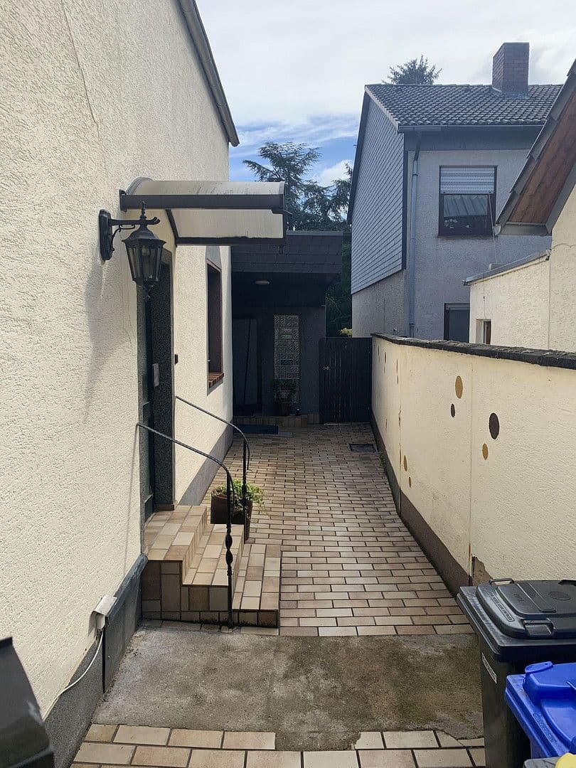 Prodej domu 124 m², pozemek 416 m², Wesseling, Severní Porýní-Vestfálsko Prodej domu 124 m², pozemek 416 m², Wesseling, Severní Porýní-Vestfálsko