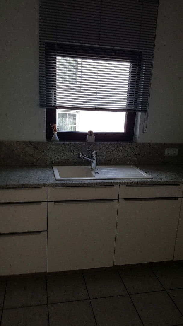 Prodej domu 200 m², pozemek 299 m², Karben, Hessen Prodej domu 200 m², pozemek 299 m², Karben, Hessen