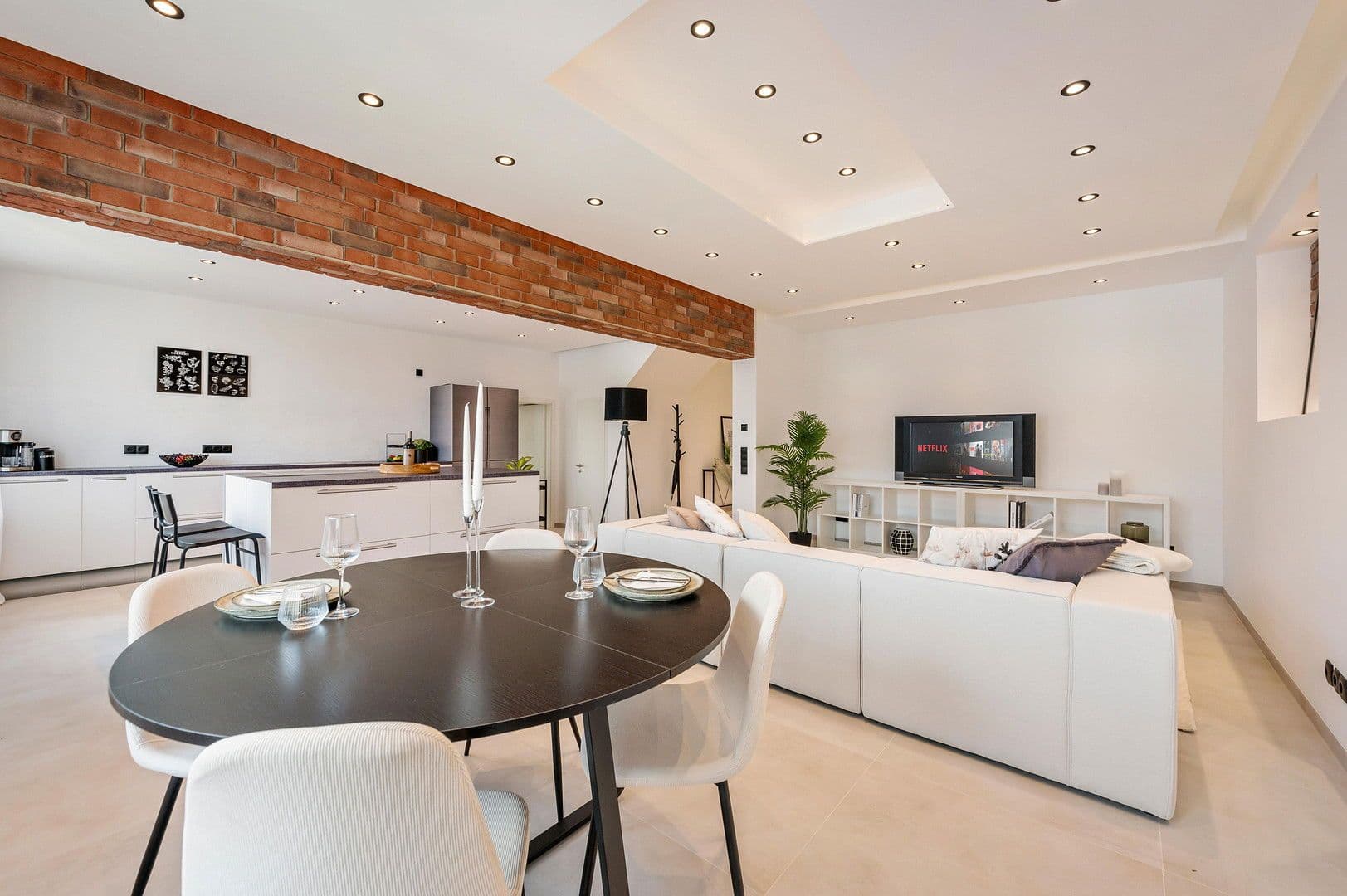 Prodej bytu 3+1 100 m², Böblinger Straße 29, Leinfelden-Echterdingen, Bádensko-Württembersko Prodej bytu 3+1 100 m², Böblinger Straße 29, Leinfelden-Echterdingen, Bádensko-Württembersko