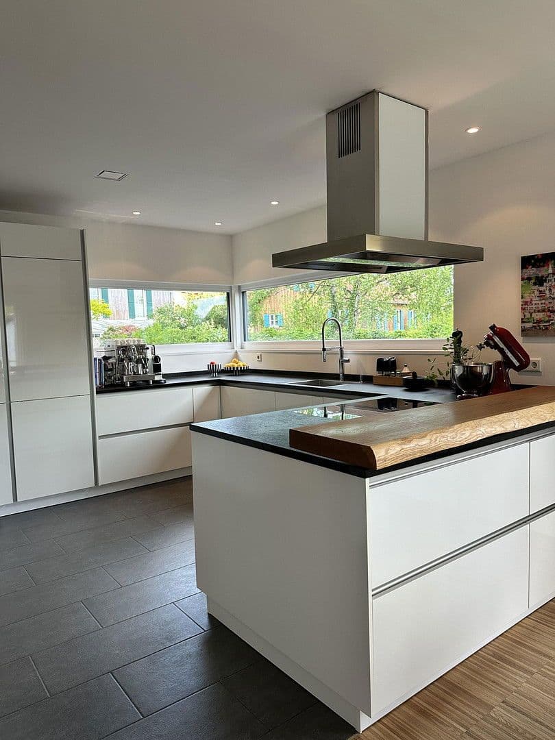 Prodej domu 216 m², pozemek 589 m², Eurasburg, Bavorsko Prodej domu 216 m², pozemek 589 m², Eurasburg, Bavorsko