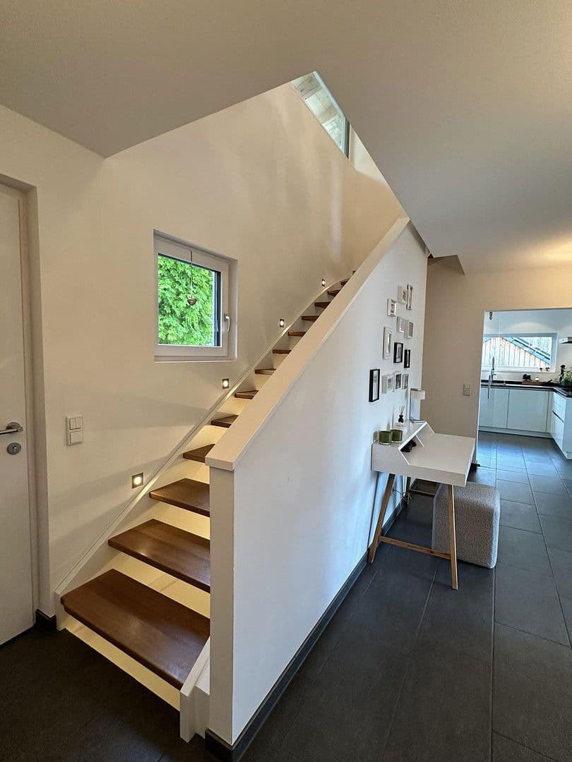 Prodej domu 216 m², pozemek 589 m², Eurasburg, Bavorsko Prodej domu 216 m², pozemek 589 m², Eurasburg, Bavorsko