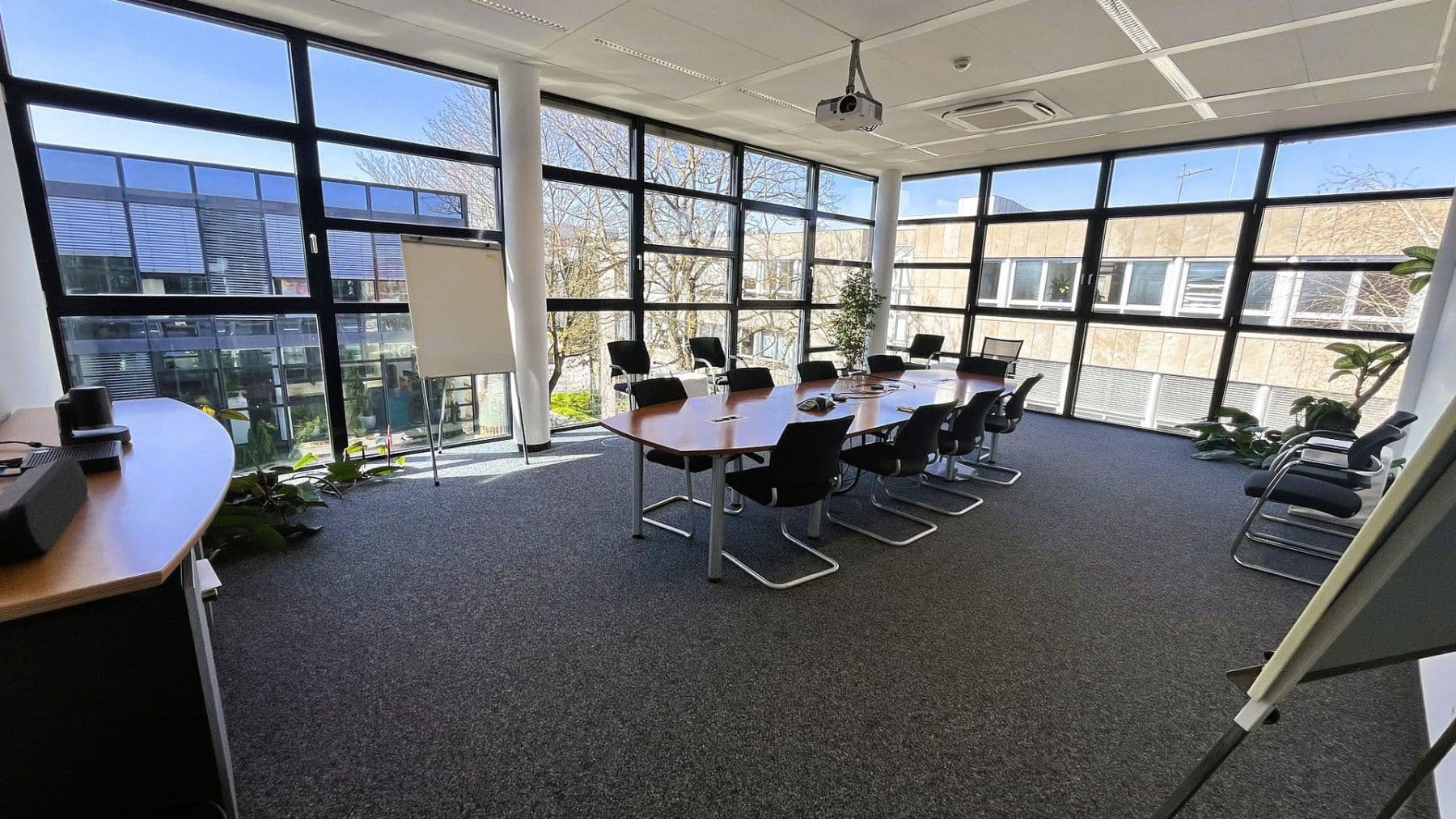 Pronájem kanceláře 650 m², Ismaning, Bavorsko Pronájem kanceláře 650 m², Ismaning, Bavorsko