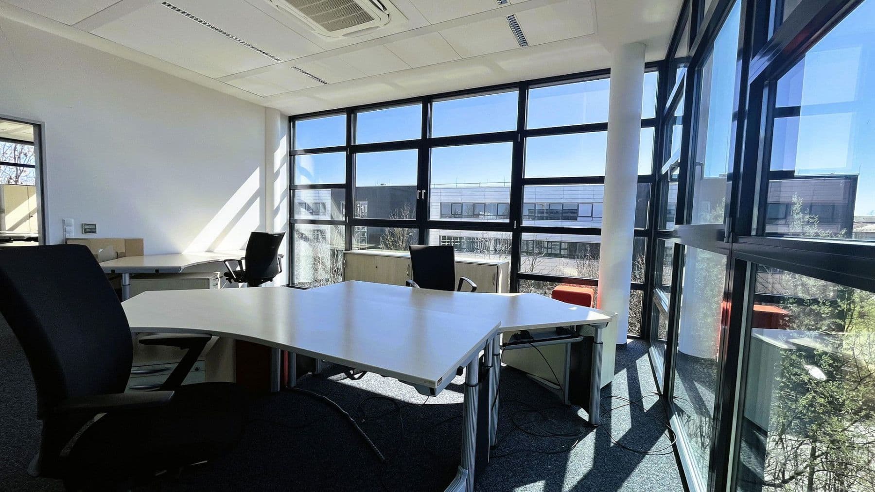 Pronájem kanceláře 650 m², Ismaning, Bavorsko Pronájem kanceláře 650 m², Ismaning, Bavorsko