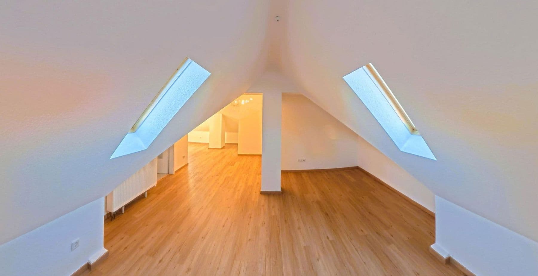 Pronájem bytu 3+1 94 m², Vordere Cramergasse 12, Nürnberg, Bavorsko Pronájem bytu 3+1 94 m², Vordere Cramergasse 12, Nürnberg, Bavorsko