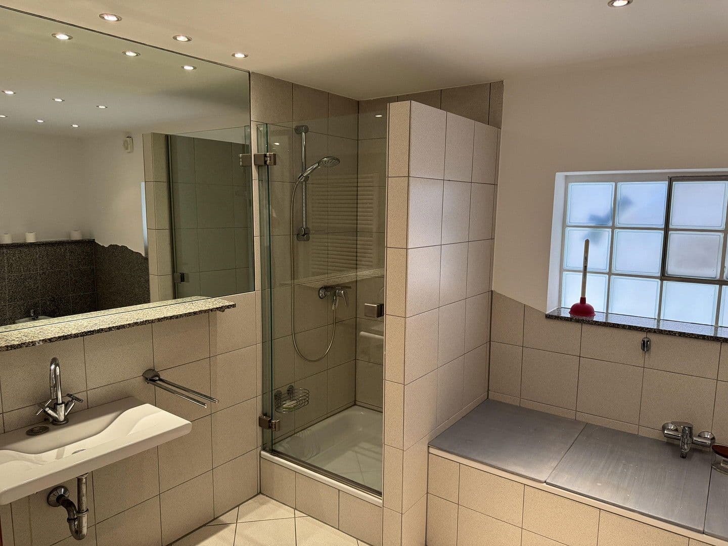 Pronájem bytu 2+1 101 m², Bischweier, Bádensko-Württembersko Pronájem bytu 2+1 101 m², Bischweier, Bádensko-Württembersko