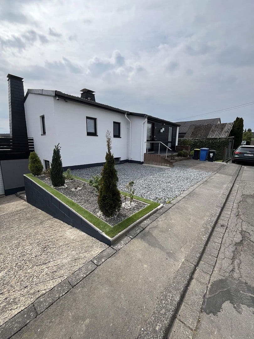 Prodej domu 114 m², pozemek 763 m², Berod bei Hachenburg, Porýní-Falc Prodej domu 114 m², pozemek 763 m², Berod bei Hachenburg, Porýní-Falc