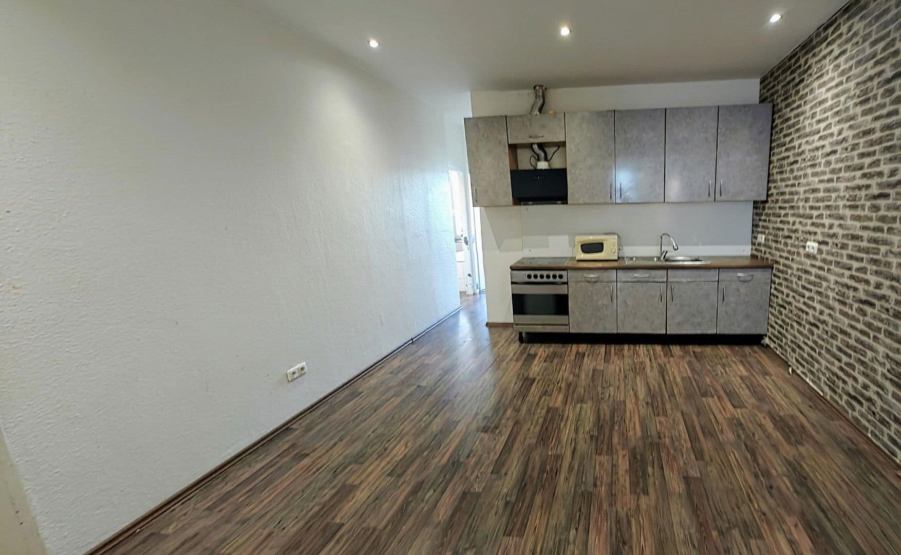 Pronájem bytu 2+1 66 m², Niederstraße 64, Krefeld, Severní Porýní-Vestfálsko Pronájem bytu 2+1 66 m², Niederstraße 64, Krefeld, Severní Porýní-Vestfálsko