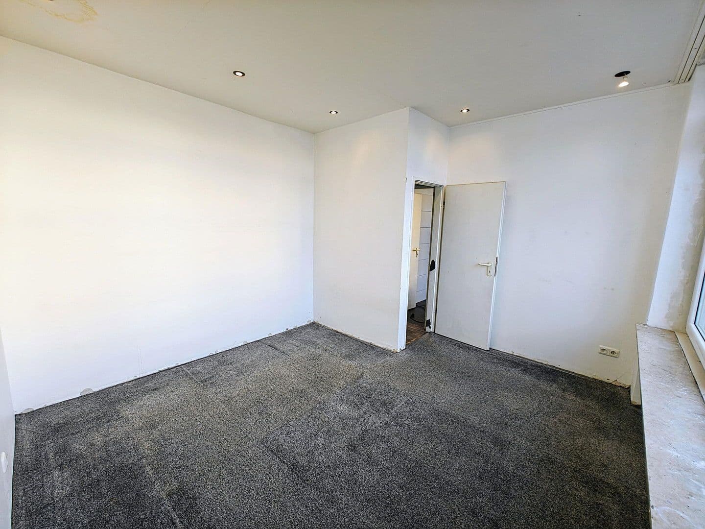 Pronájem bytu 2+1 66 m², Niederstraße 64, Krefeld, Severní Porýní-Vestfálsko Pronájem bytu 2+1 66 m², Niederstraße 64, Krefeld, Severní Porýní-Vestfálsko