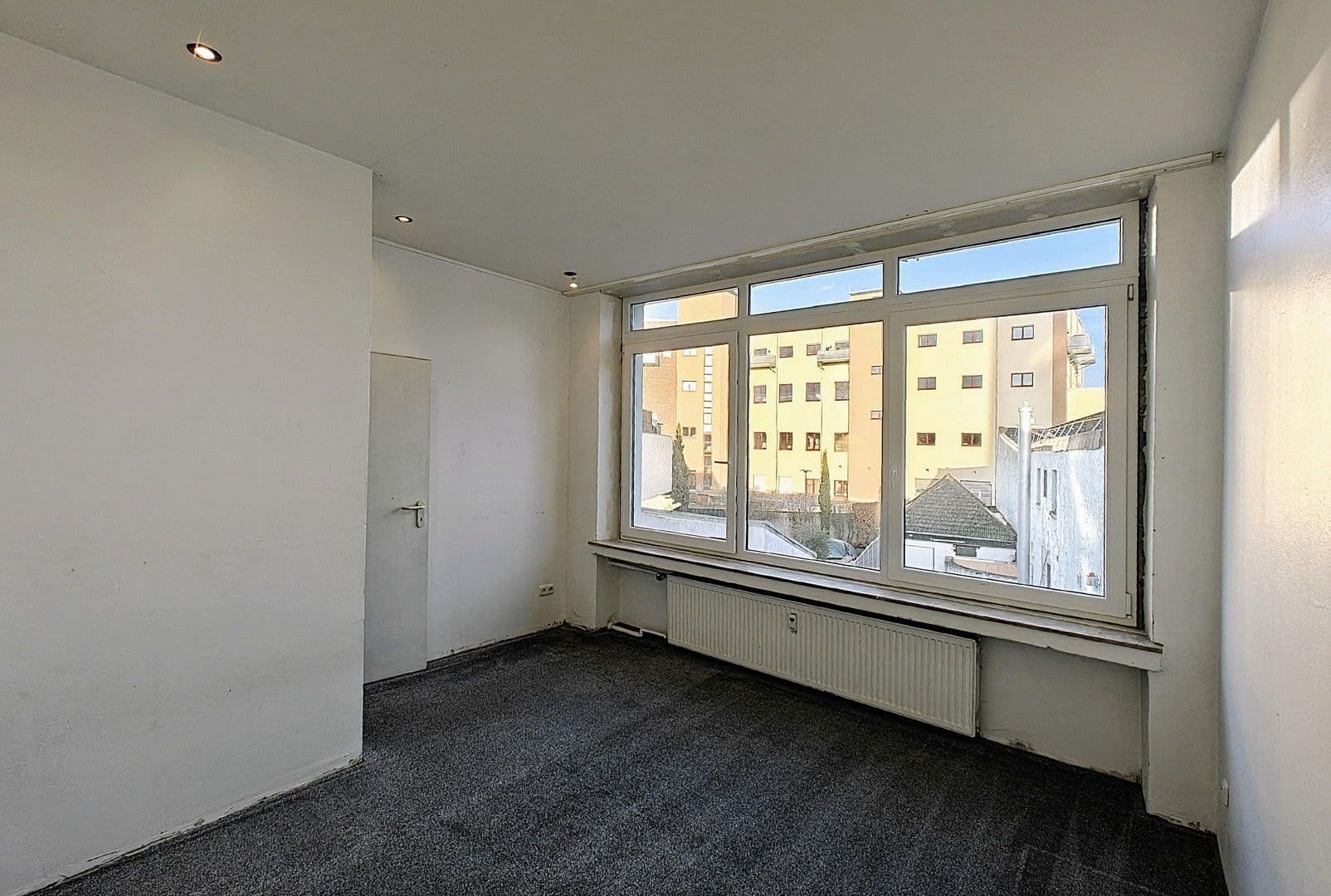 Pronájem bytu 2+1 66 m², Niederstraße 64, Krefeld, Severní Porýní-Vestfálsko Pronájem bytu 2+1 66 m², Niederstraße 64, Krefeld, Severní Porýní-Vestfálsko