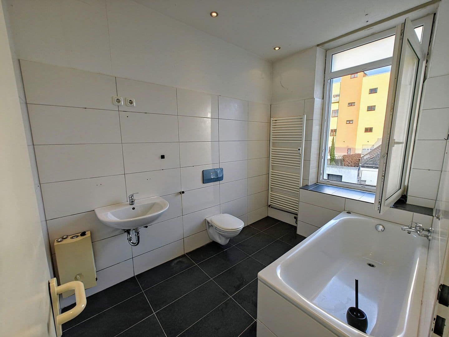 Pronájem bytu 2+1 66 m², Niederstraße 64, Krefeld, Severní Porýní-Vestfálsko Pronájem bytu 2+1 66 m², Niederstraße 64, Krefeld, Severní Porýní-Vestfálsko