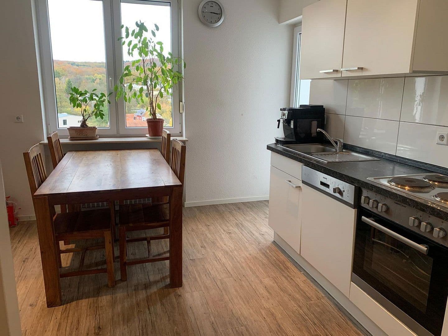 Pronájem bytu 3+1 83 m², Am Emmersberg 43, Saarbrücken, Země Sársko Pronájem bytu 3+1 83 m², Am Emmersberg 43, Saarbrücken, Země Sársko