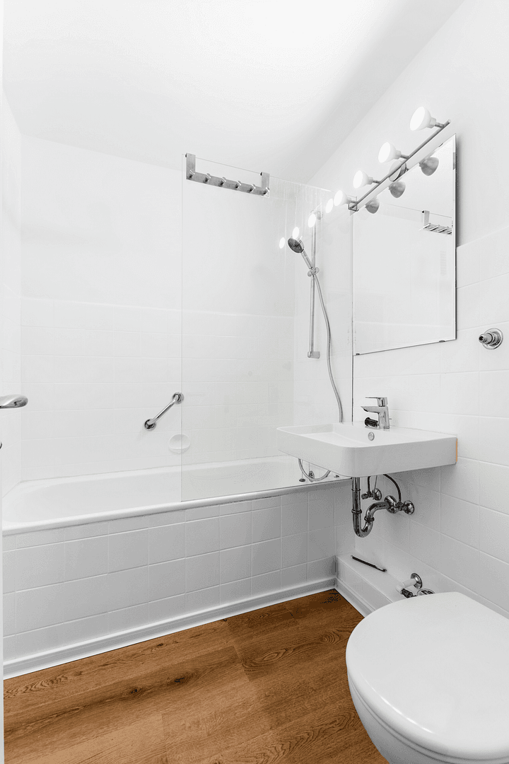 Pronájem bytu 1+1 29 m², Schleißheimer Straße 124, München, Bavorsko Pronájem bytu 1+1 29 m², Schleißheimer Straße 124, München, Bavorsko