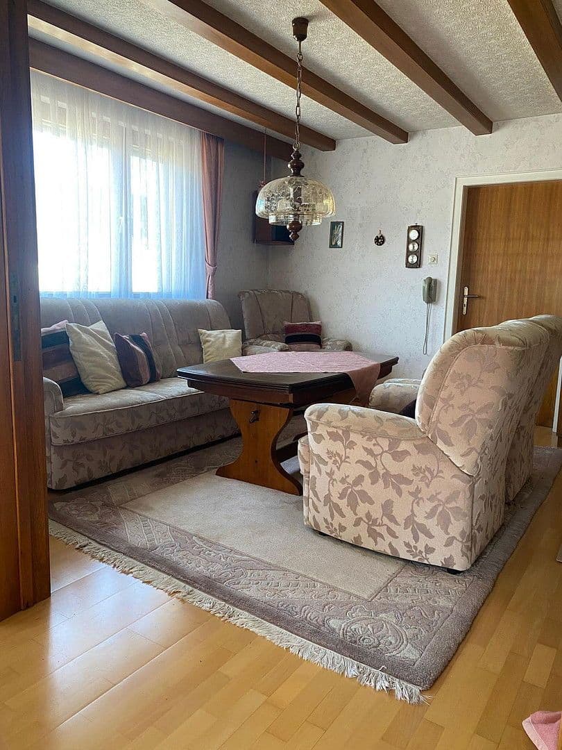 Prodej domu 204 m², pozemek 304 m², Brunnenstr. 9, Wehingen, Bádensko-Württembersko Prodej domu 204 m², pozemek 304 m², Brunnenstr. 9, Wehingen, Bádensko-Württembersko