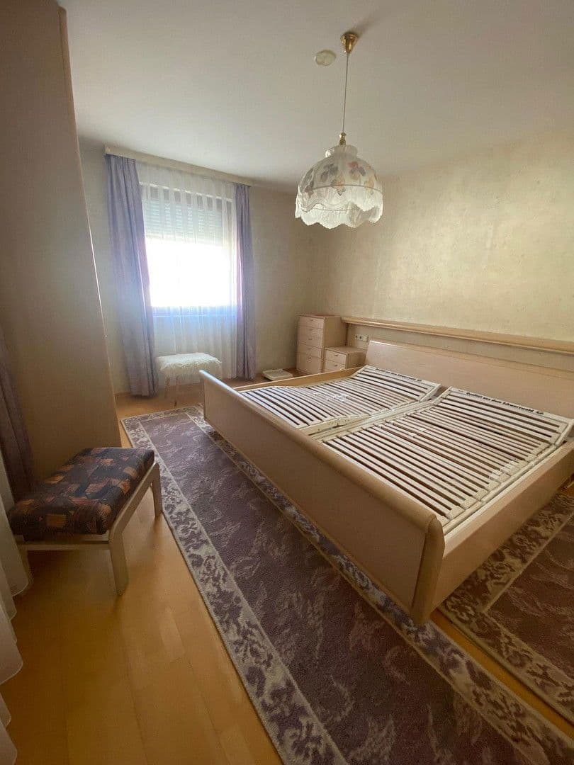 Prodej domu 204 m², pozemek 304 m², Brunnenstr. 9, Wehingen, Bádensko-Württembersko Prodej domu 204 m², pozemek 304 m², Brunnenstr. 9, Wehingen, Bádensko-Württembersko