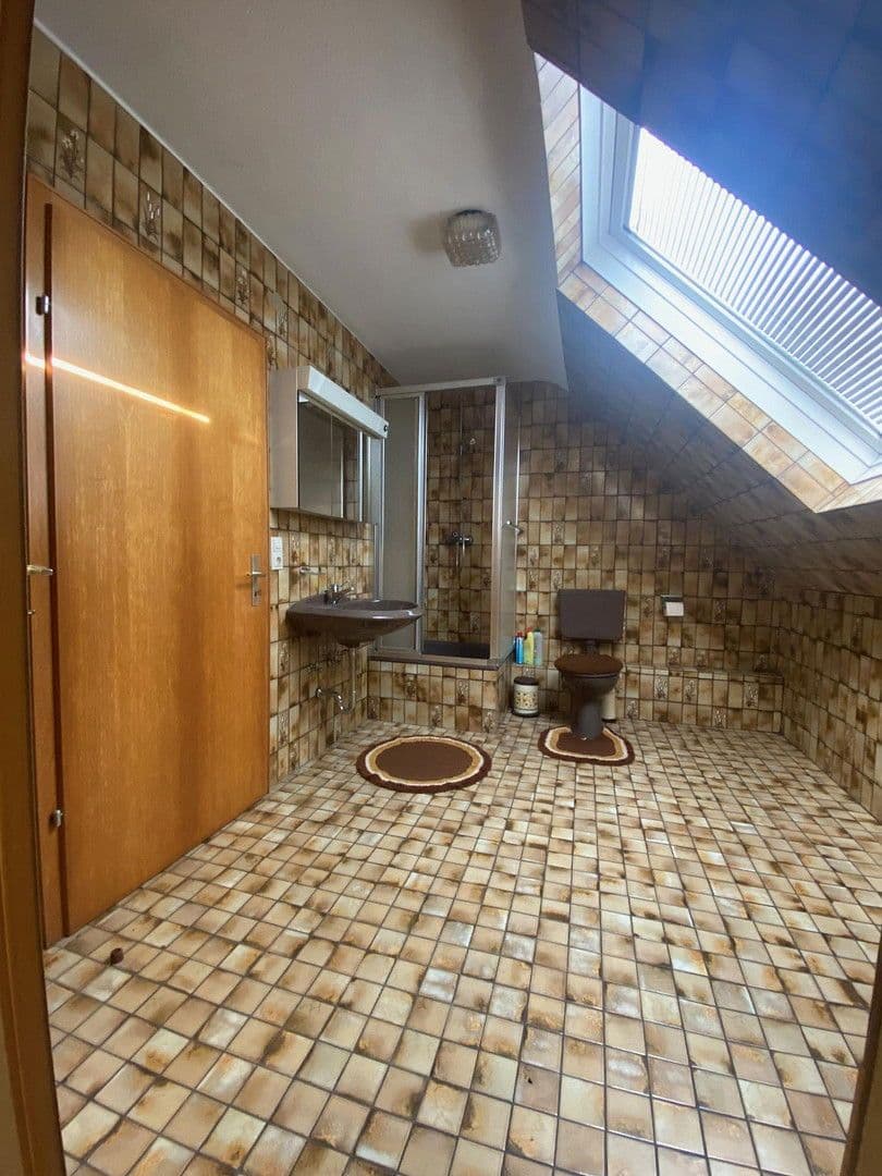 Prodej domu 204 m², pozemek 304 m², Brunnenstr. 9, Wehingen, Bádensko-Württembersko Prodej domu 204 m², pozemek 304 m², Brunnenstr. 9, Wehingen, Bádensko-Württembersko