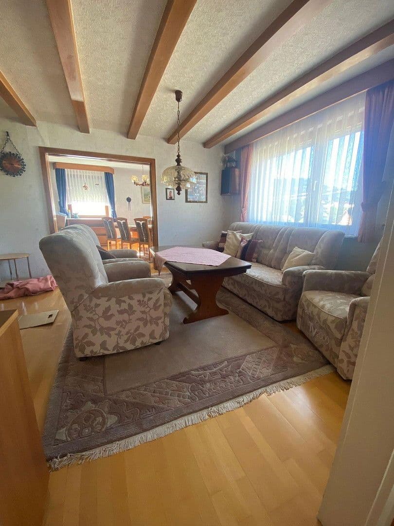 Prodej domu 204 m², pozemek 304 m², Brunnenstr. 9, Wehingen, Bádensko-Württembersko Prodej domu 204 m², pozemek 304 m², Brunnenstr. 9, Wehingen, Bádensko-Württembersko