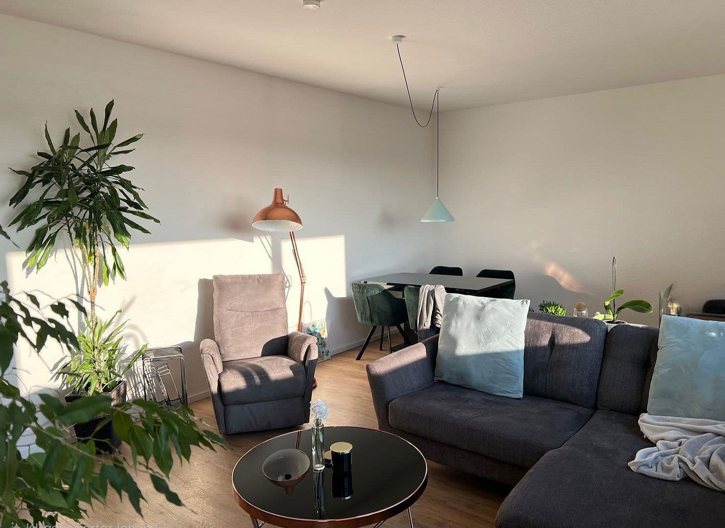 Pronájem bytu 3+1 92 m², Bürgermeister-Kutterer-Str. 12, Ludwigshafen, Porýní-Falc Pronájem bytu 3+1 92 m², Bürgermeister-Kutterer-Str. 12, Ludwigshafen, Porýní-Falc