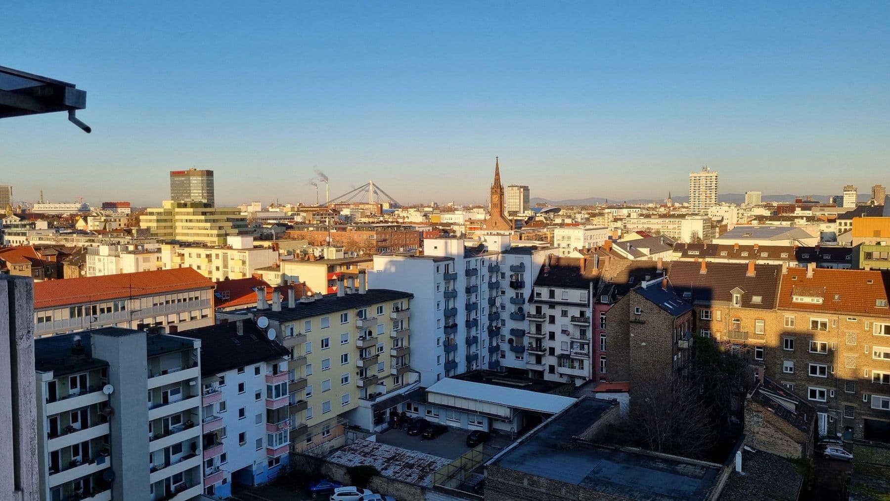 Pronájem bytu 3+1 92 m², Bürgermeister-Kutterer-Str. 12, Ludwigshafen, Porýní-Falc Pronájem bytu 3+1 92 m², Bürgermeister-Kutterer-Str. 12, Ludwigshafen, Porýní-Falc