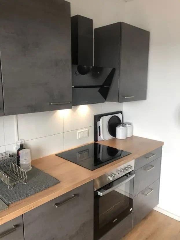 Pronájem bytu 3+1 92 m², Bürgermeister-Kutterer-Str. 12, Ludwigshafen, Porýní-Falc Pronájem bytu 3+1 92 m², Bürgermeister-Kutterer-Str. 12, Ludwigshafen, Porýní-Falc