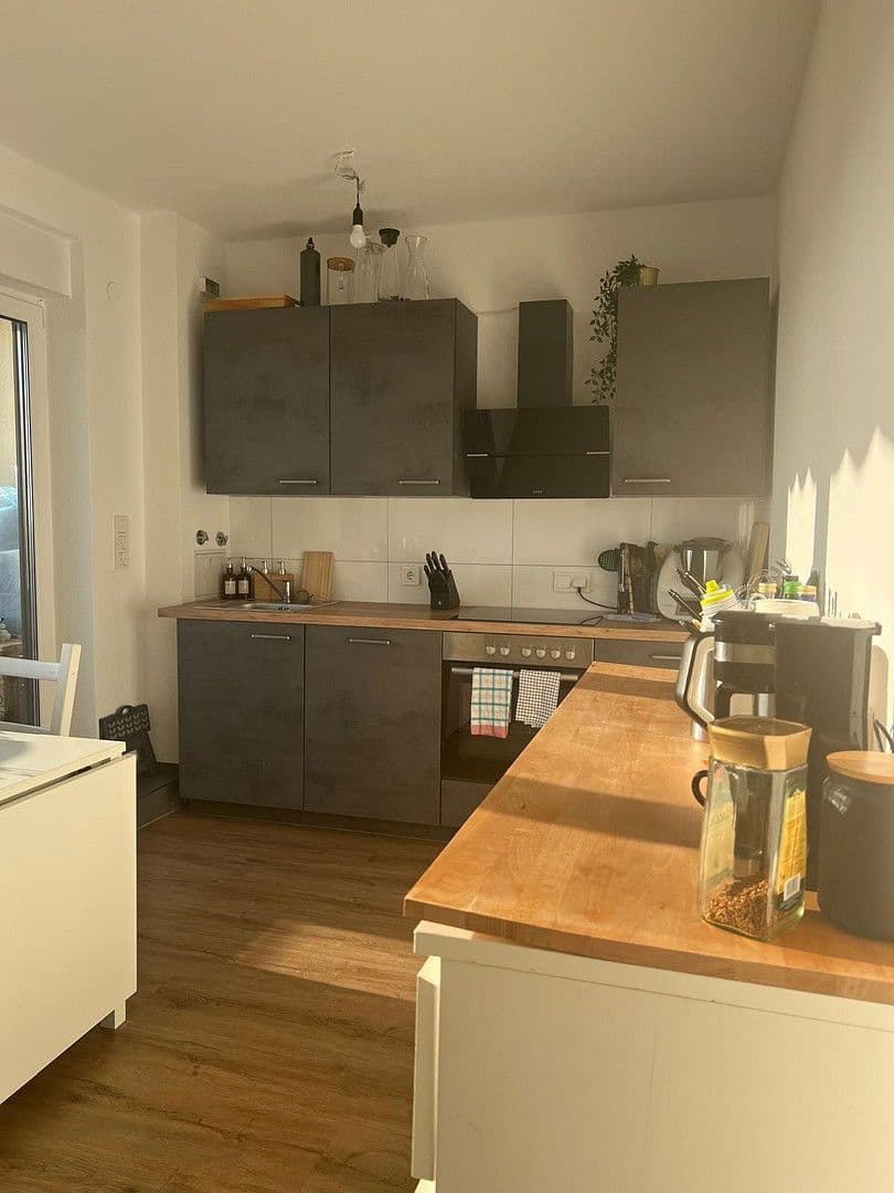 Pronájem bytu 3+1 92 m², Bürgermeister-Kutterer-Str. 12, Ludwigshafen, Porýní-Falc Pronájem bytu 3+1 92 m², Bürgermeister-Kutterer-Str. 12, Ludwigshafen, Porýní-Falc