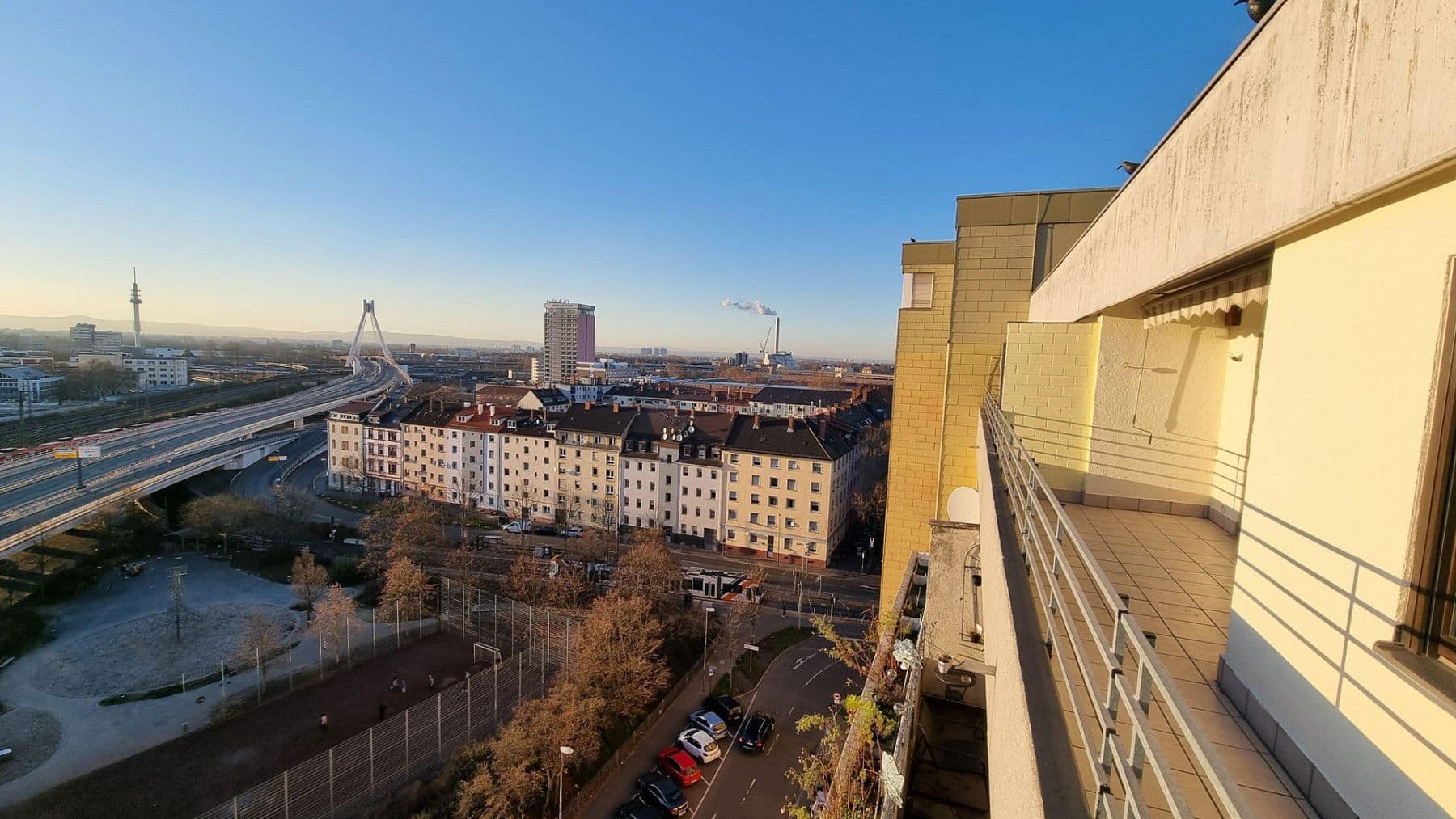 Pronájem bytu 3+1 92 m², Bürgermeister-Kutterer-Str. 12, Ludwigshafen, Porýní-Falc Pronájem bytu 3+1 92 m², Bürgermeister-Kutterer-Str. 12, Ludwigshafen, Porýní-Falc