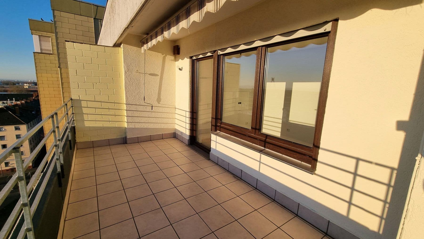 Pronájem bytu 3+1 92 m², Bürgermeister-Kutterer-Str. 12, Ludwigshafen, Porýní-Falc Pronájem bytu 3+1 92 m², Bürgermeister-Kutterer-Str. 12, Ludwigshafen, Porýní-Falc