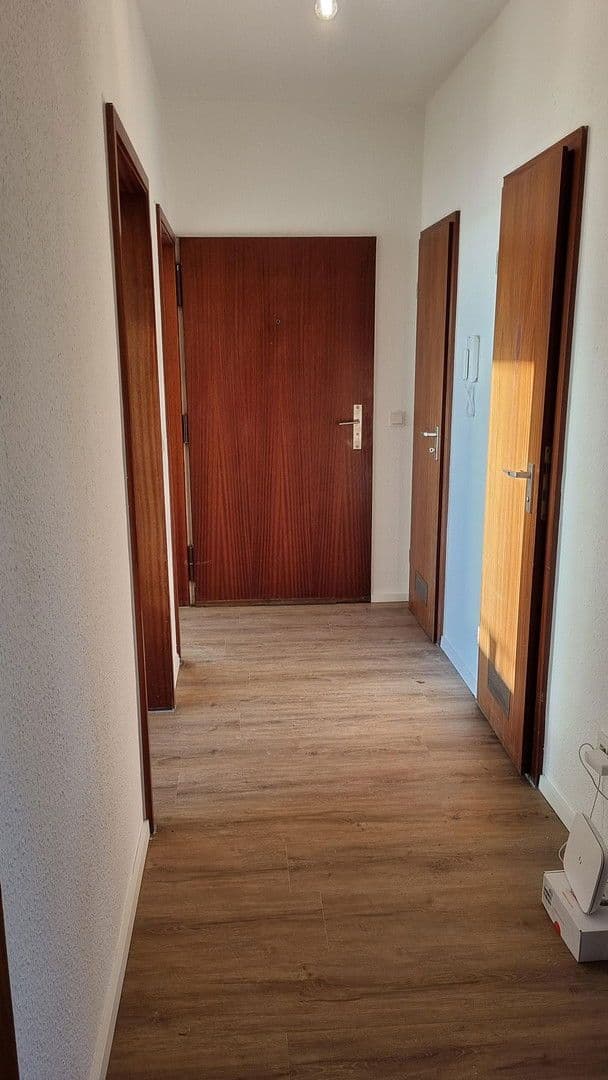 Pronájem bytu 3+1 92 m², Bürgermeister-Kutterer-Str. 12, Ludwigshafen, Porýní-Falc Pronájem bytu 3+1 92 m², Bürgermeister-Kutterer-Str. 12, Ludwigshafen, Porýní-Falc