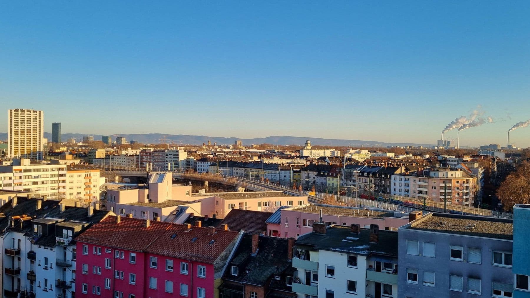 Pronájem bytu 3+1 92 m², Bürgermeister-Kutterer-Str. 12, Ludwigshafen, Porýní-Falc Pronájem bytu 3+1 92 m², Bürgermeister-Kutterer-Str. 12, Ludwigshafen, Porýní-Falc