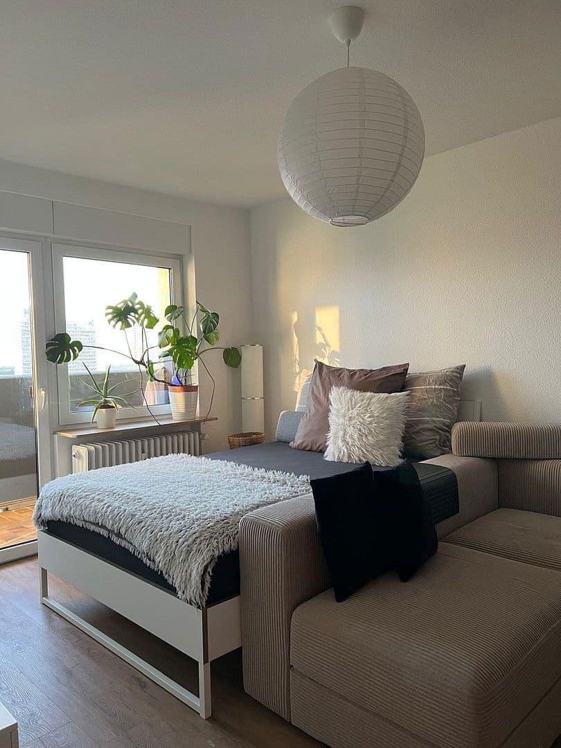 Pronájem bytu 3+1 92 m², Bürgermeister-Kutterer-Str. 12, Ludwigshafen, Porýní-Falc Pronájem bytu 3+1 92 m², Bürgermeister-Kutterer-Str. 12, Ludwigshafen, Porýní-Falc