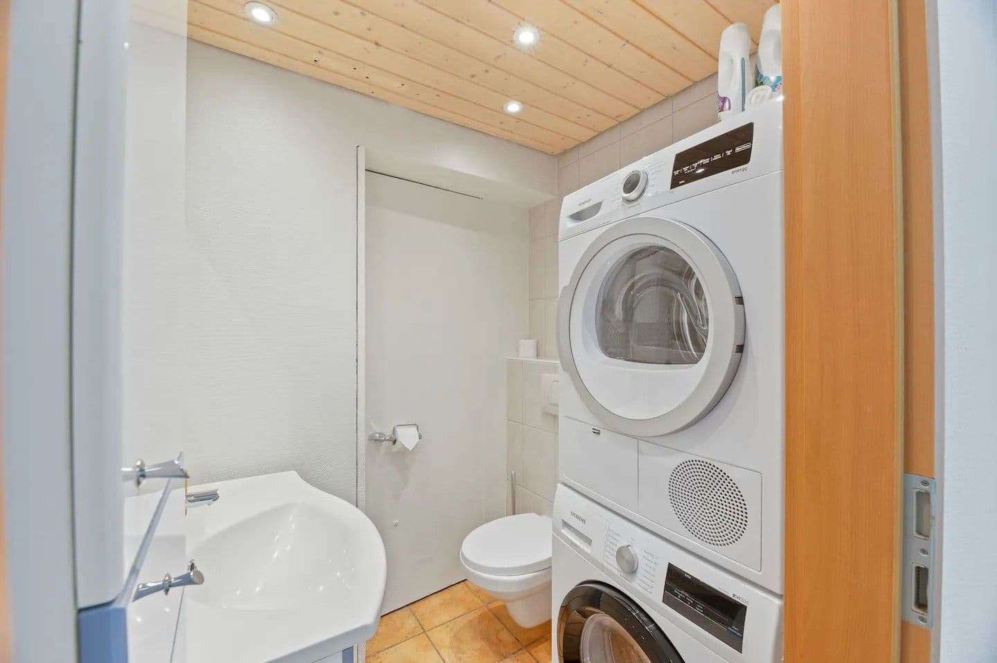 Pronájem bytu 5+1 179 m², Ostfildern, Bádensko-Württembersko Pronájem bytu 5+1 179 m², Ostfildern, Bádensko-Württembersko