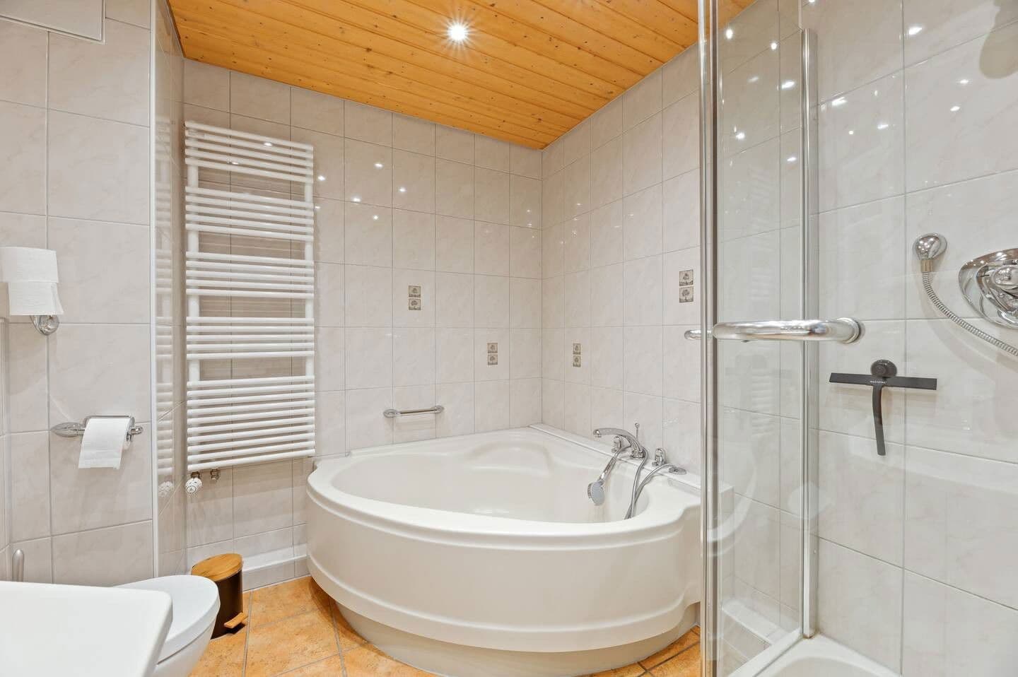 Pronájem bytu 5+1 179 m², Ostfildern, Bádensko-Württembersko Pronájem bytu 5+1 179 m², Ostfildern, Bádensko-Württembersko