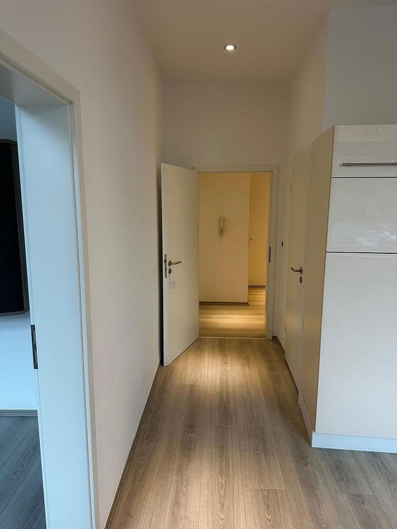 Pronájem bytu 2+1 50 m², Bahnhofstr. 11, Oberhausen, Severní Porýní-Vestfálsko Pronájem bytu 2+1 50 m², Bahnhofstr. 11, Oberhausen, Severní Porýní-Vestfálsko