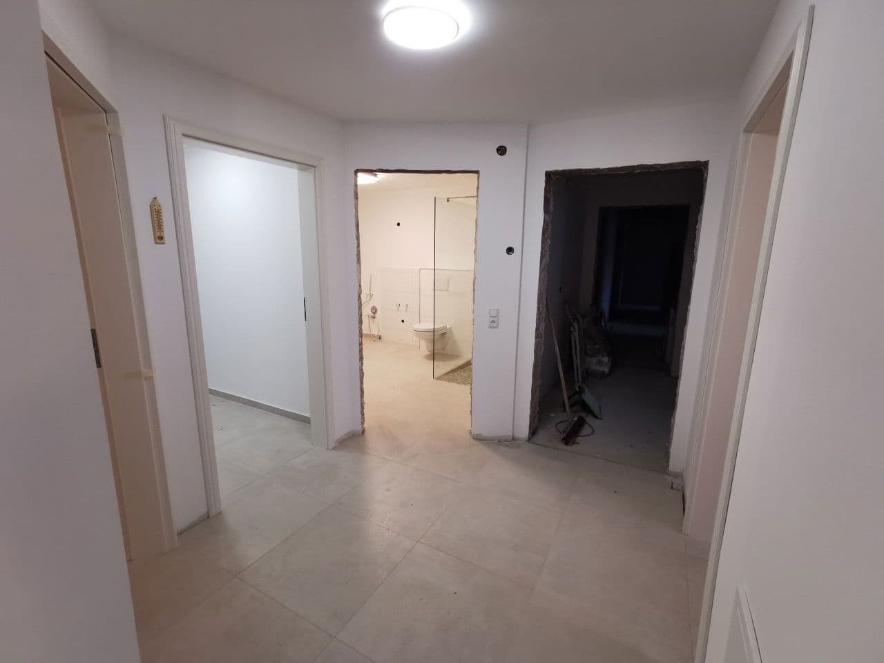 Pronájem bytu 3+1 90 m², Kirchstrasse 8, Schwalmtal, Hessen Pronájem bytu 3+1 90 m², Kirchstrasse 8, Schwalmtal, Hessen